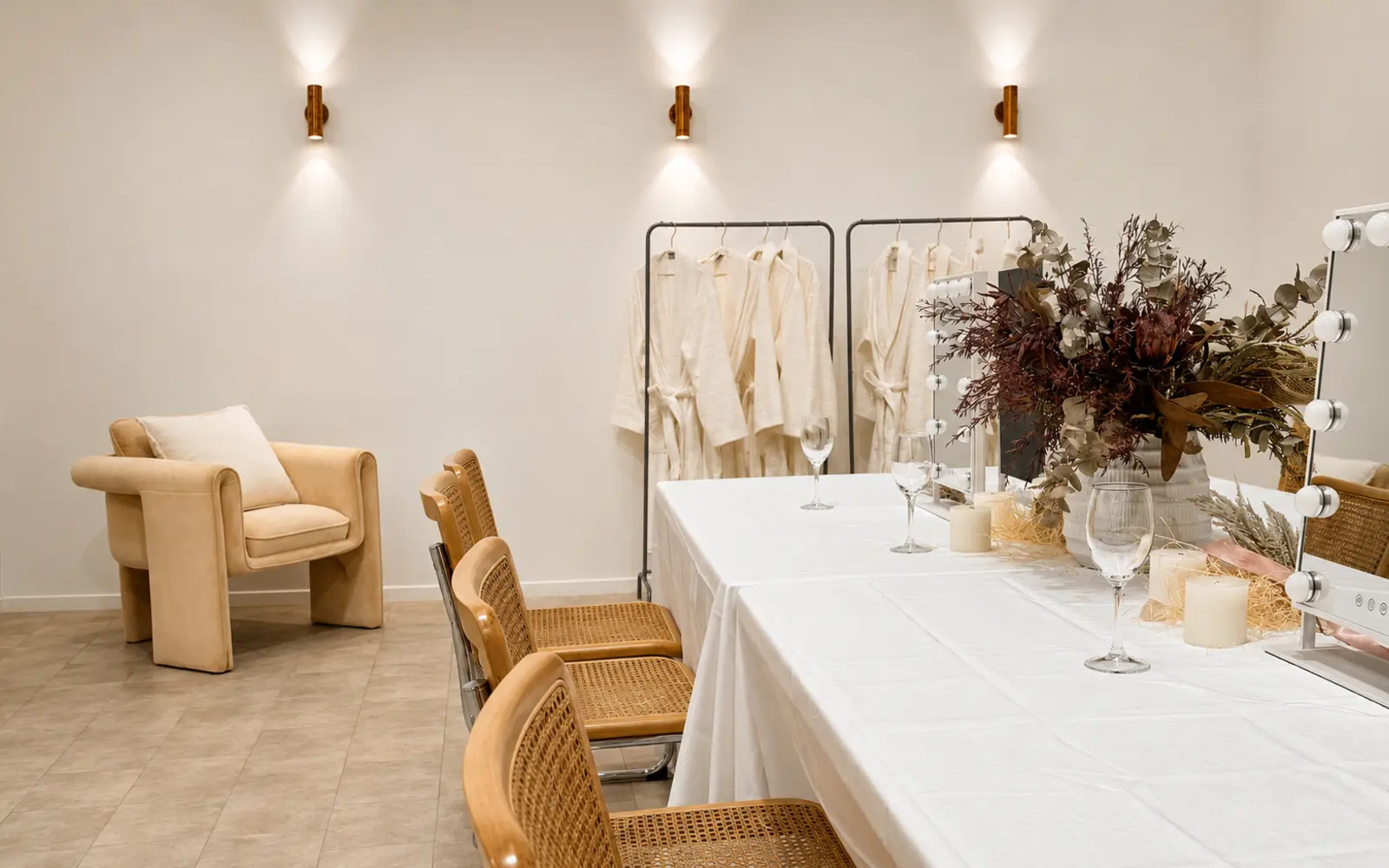 Get-ready event table styled at Birdcage Studios